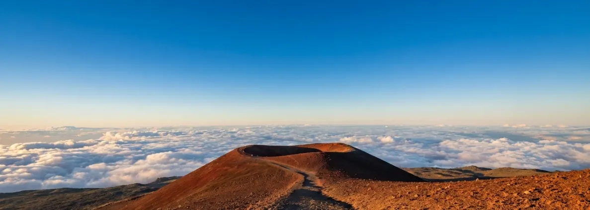 Mauna Kea summit and stars adventure - dramatic ascent road